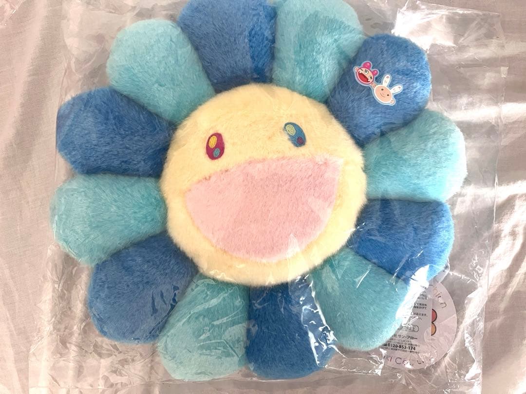 未使用　村上隆　カイカイキキ　お花クッション　S 青と水色 2026年最新】村上隆 フラワー クッションの人気アイテム - メルカリ