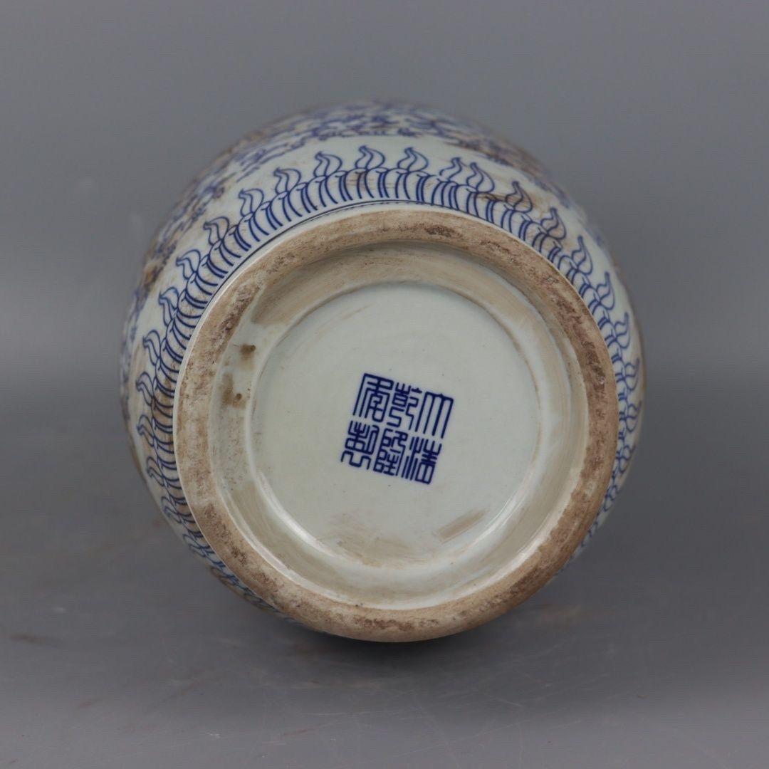 青花纏枝喜字紋冬瓜瓶 景徳鎮 陶磁器 装飾品 現代工芸品 美術品 置物