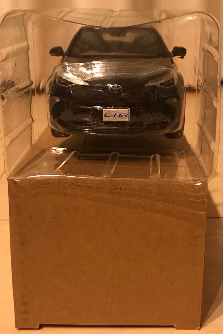 ミニカー　色見本　Ｃ-ＨＲ　おまけ付