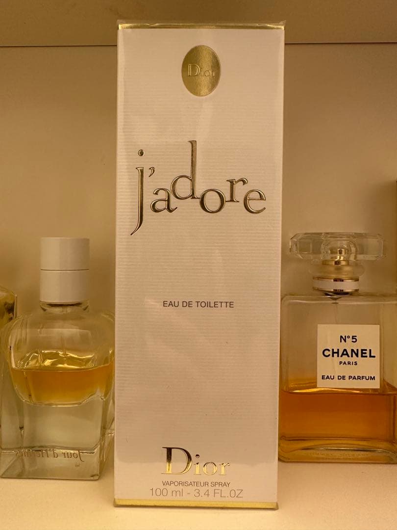 新品未開封Dior j'adore香水 Eau de Parfum 100ml
