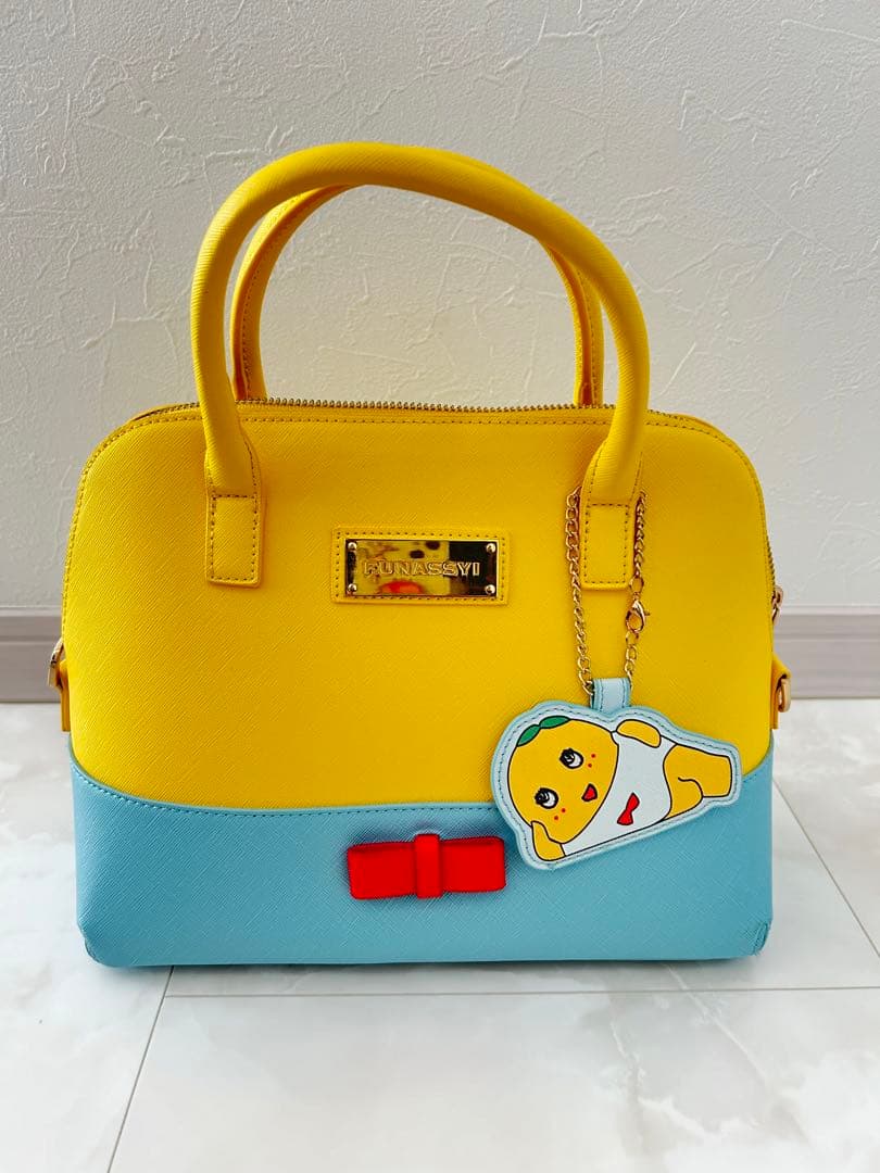 ふなっしー FUNASSYIバッグチャーム付き2WAYハンドバッグ - メルカリ