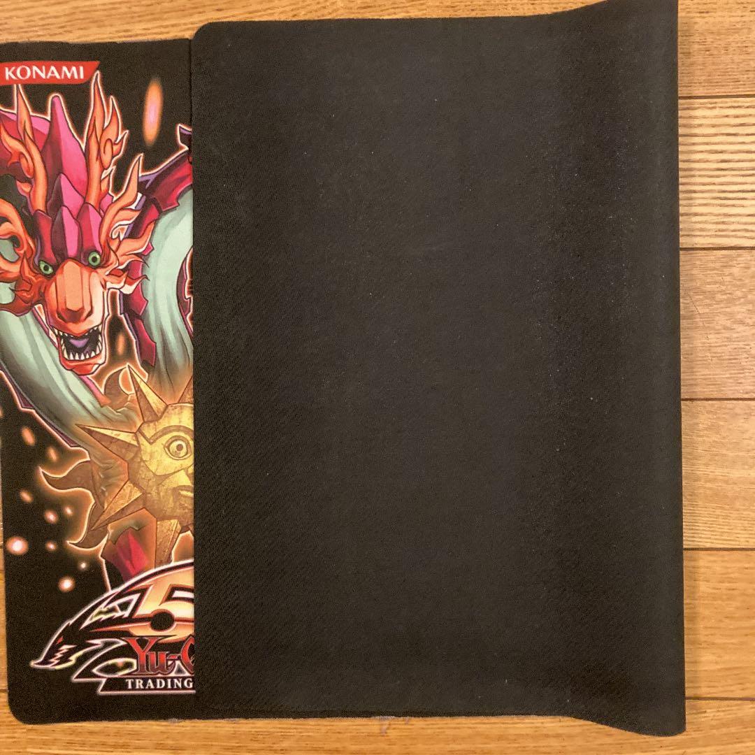 太陽龍インティ&月影龍クイラプレイマット - メルカリ