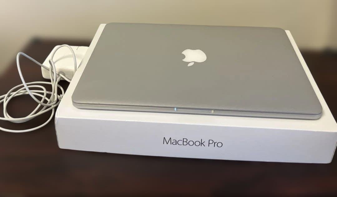 Apple MacBook pro 13.3インチ Core i5, A1502