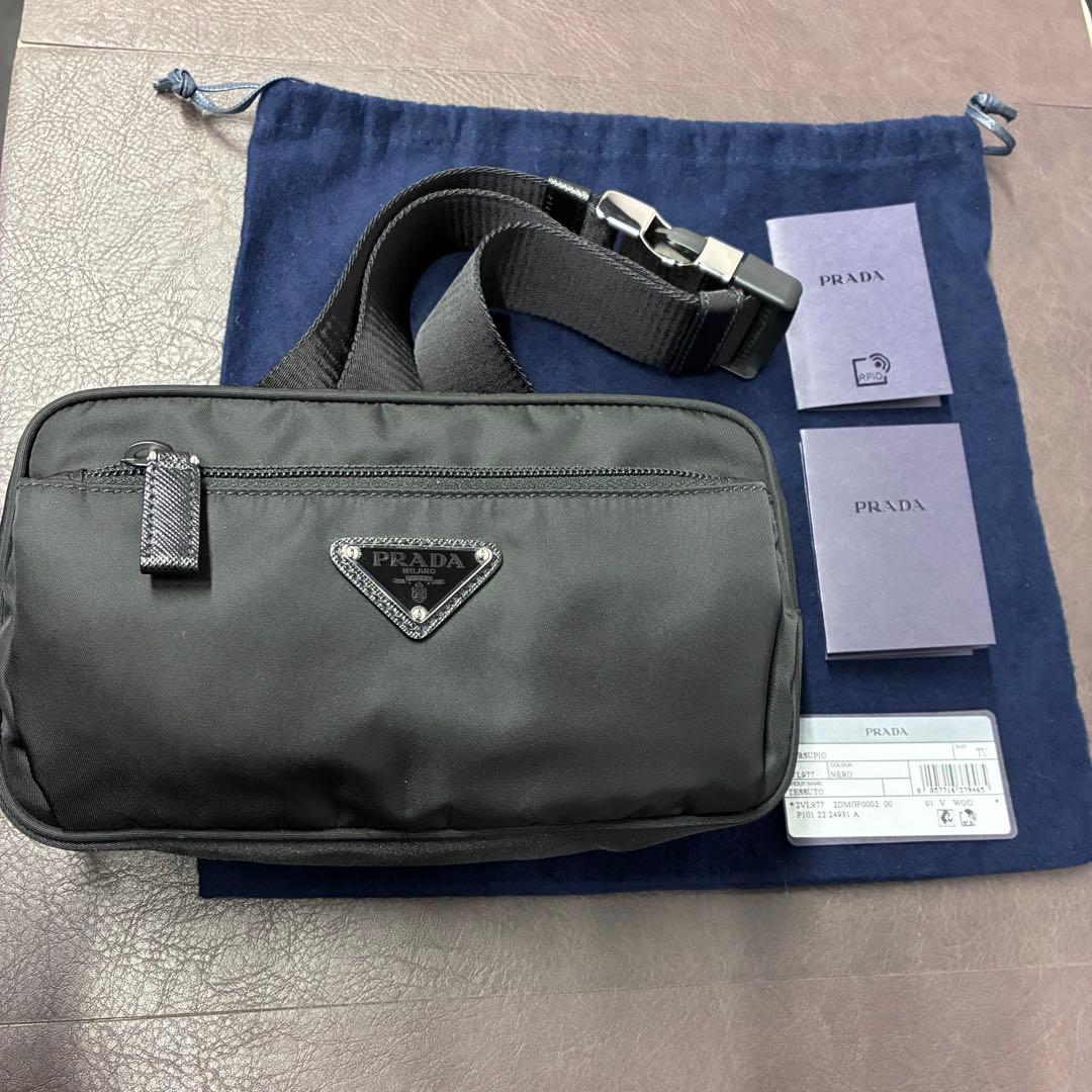 【未使用】PRADA プラダ　2VL977 ブラック　ボディバック