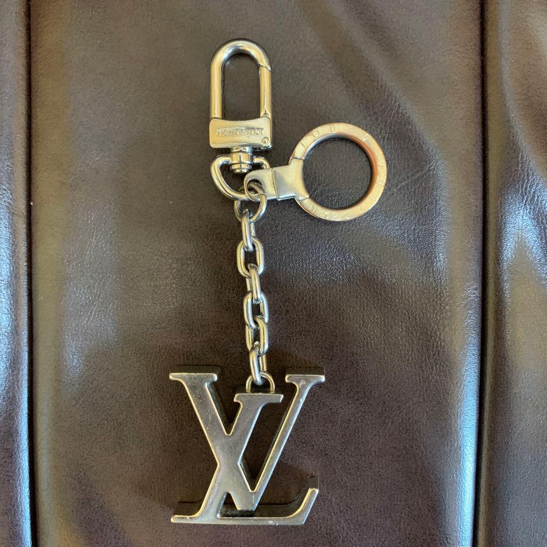 ルイヴィトン キーホルダー イニシャル LV チャーム　M65071