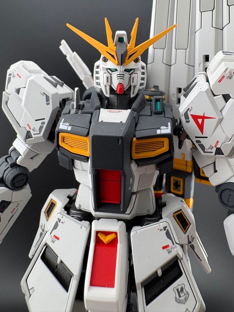 RG νガンダム 全塗装済 完成品 - メルカリ