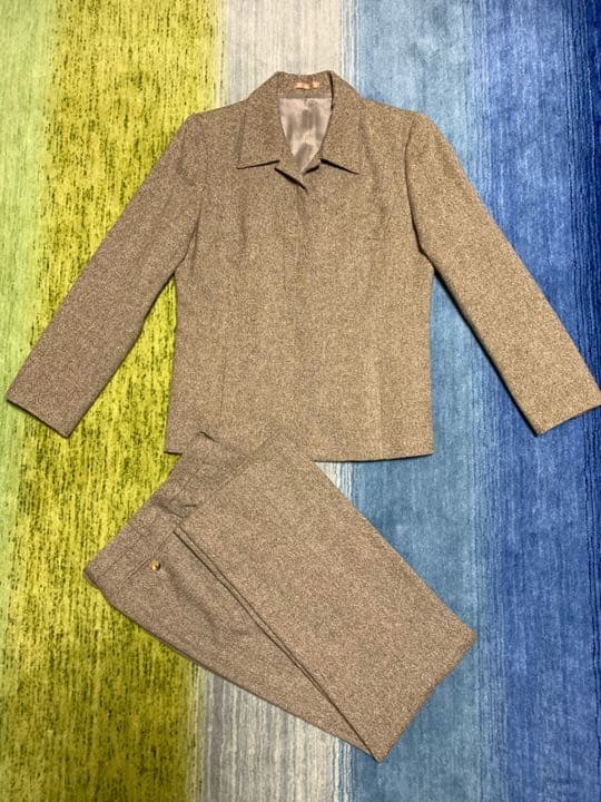 BURBERRY LONDON 茶系ツイード　秋冬パンツスーツ42 極美品！