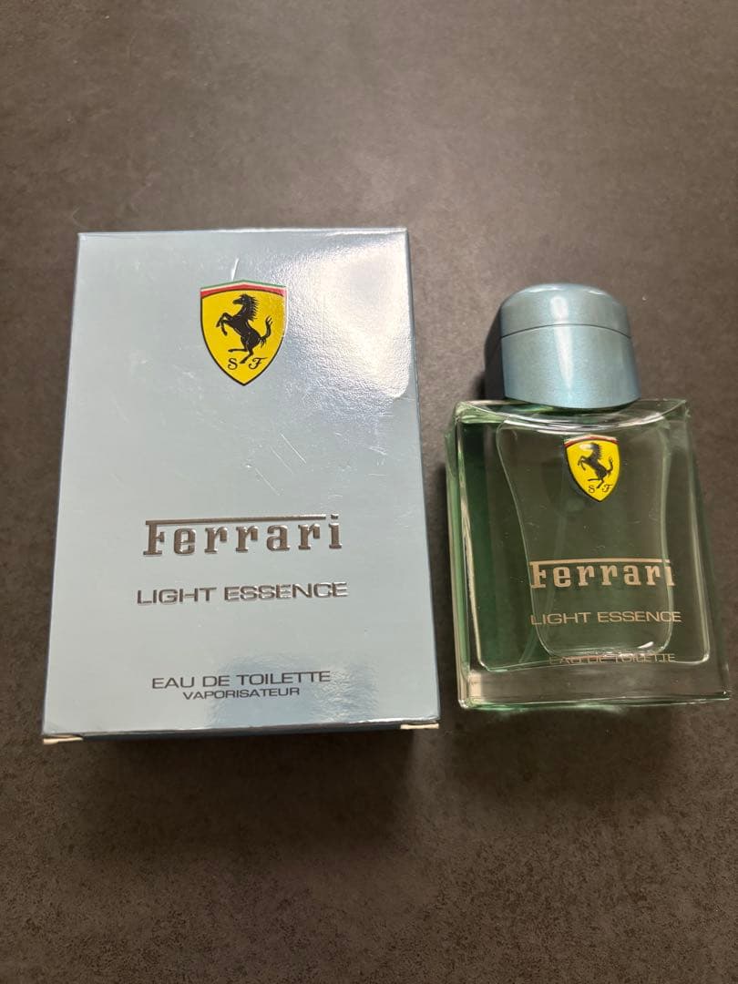 香水(男性用) Ferrari Light Essence 75ml