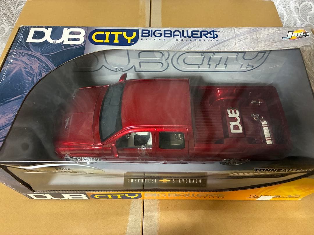DUB CITY Chevrolet Silverado 1/18ミニカー - メルカリ
