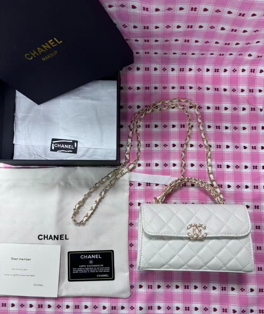 【非売品】VIP限定 ホワイトキルティングバッグ wt VIP顧客限定ホワイト キルティング パーティーバッグSAD - メルカリ