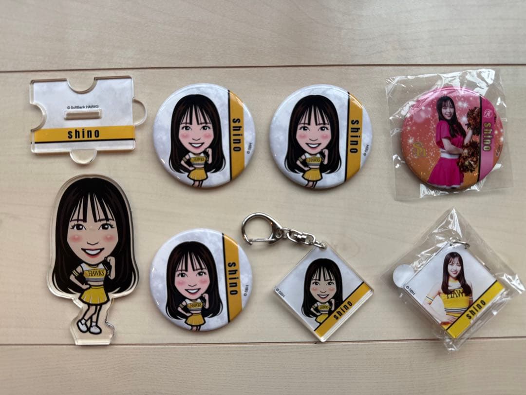 若鷹ガチャ ハニーズ Shino アクリルスタンド・缶バッジ・キーホルダー