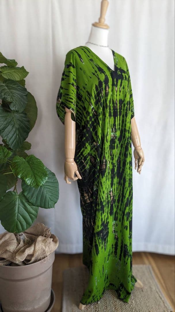 五分袖✨カフタンドレスワンピース　グリーン　ロング丈　体型カバー　タイダイ