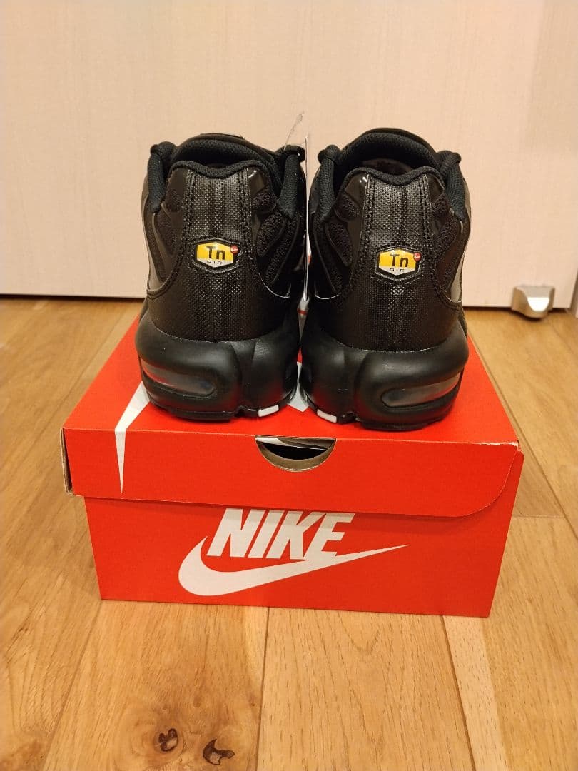 【送料込み】ナイキ エアマックス プラス “ブラック/ミント” 29.5cm