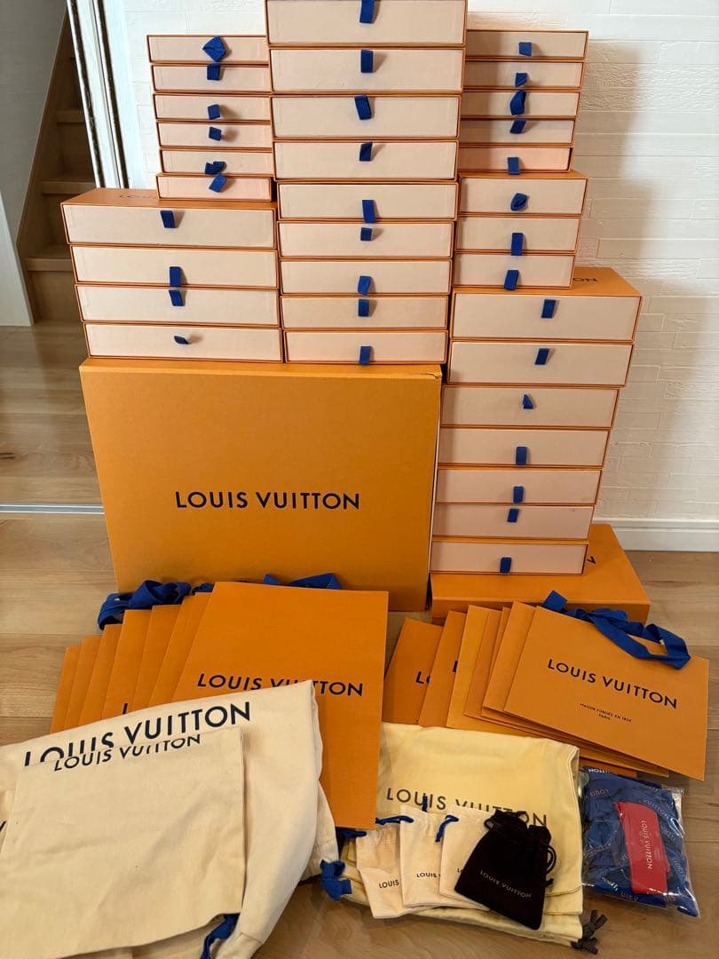 LOUIS VUITTON ギフト包装用箱と袋セット