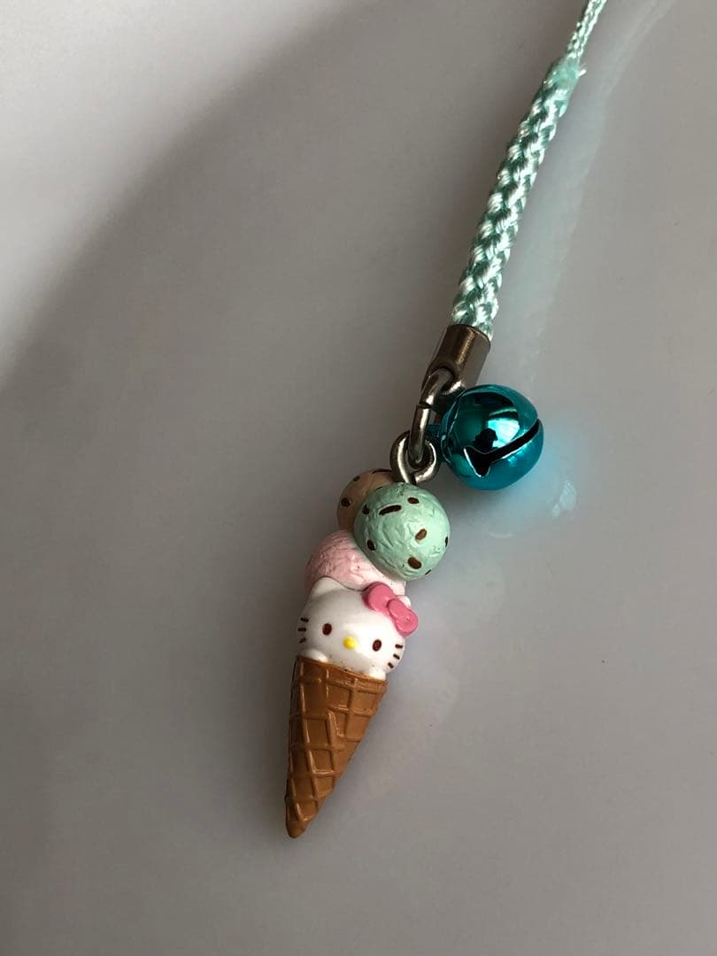 ハローキティ アイスクリームコーン ストラップ　根付