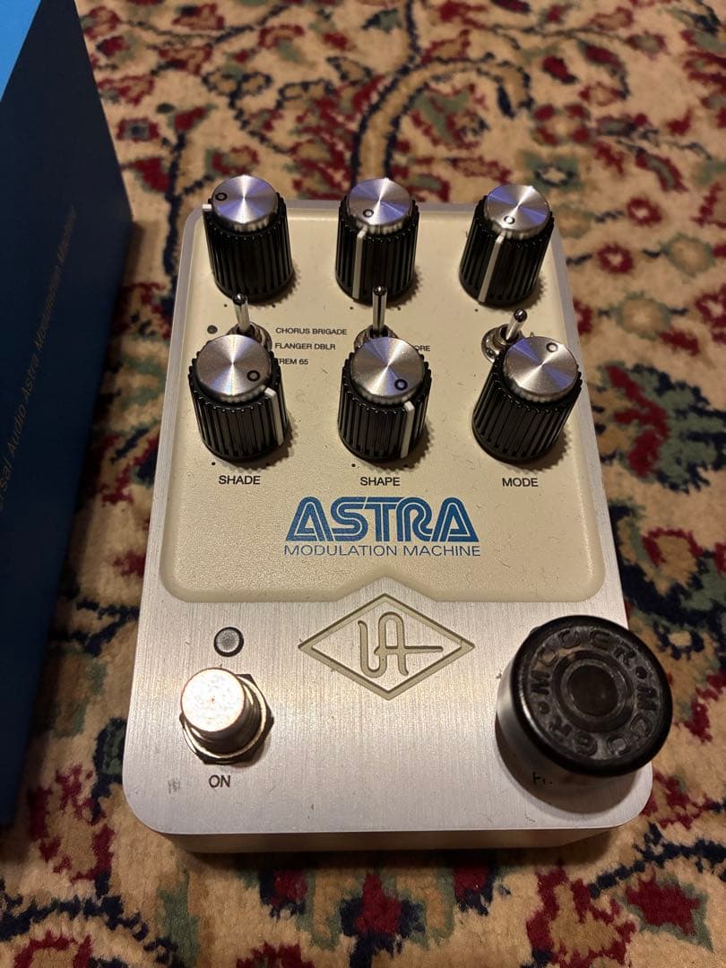 ギター Universal Audio Astra Modulation UAFX Universal Audio UAFX Astra Modulation Machine Pedal