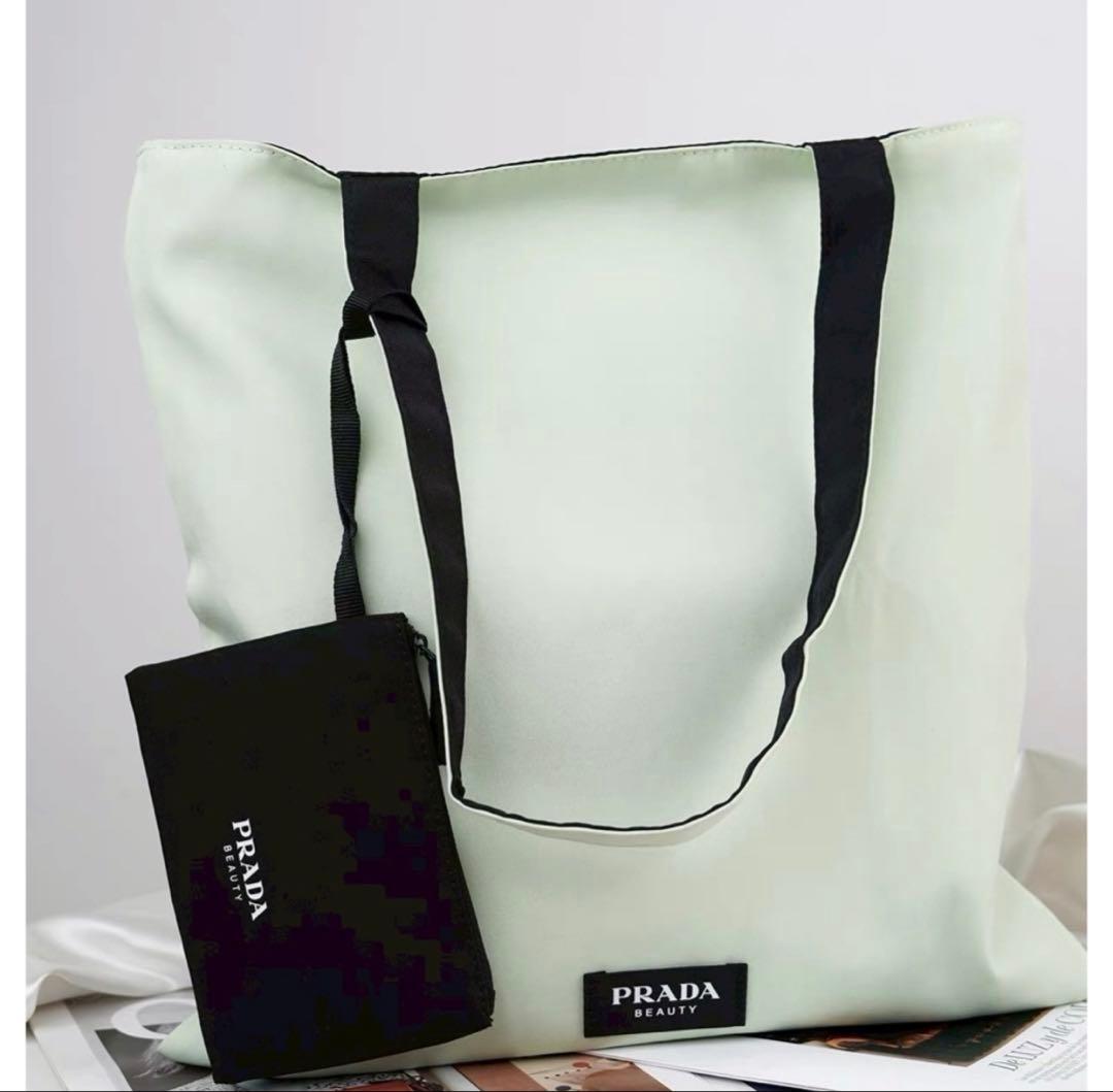プラダPRADA リバーシブル トートバッグ ノベルティ限定商品 海外免税
