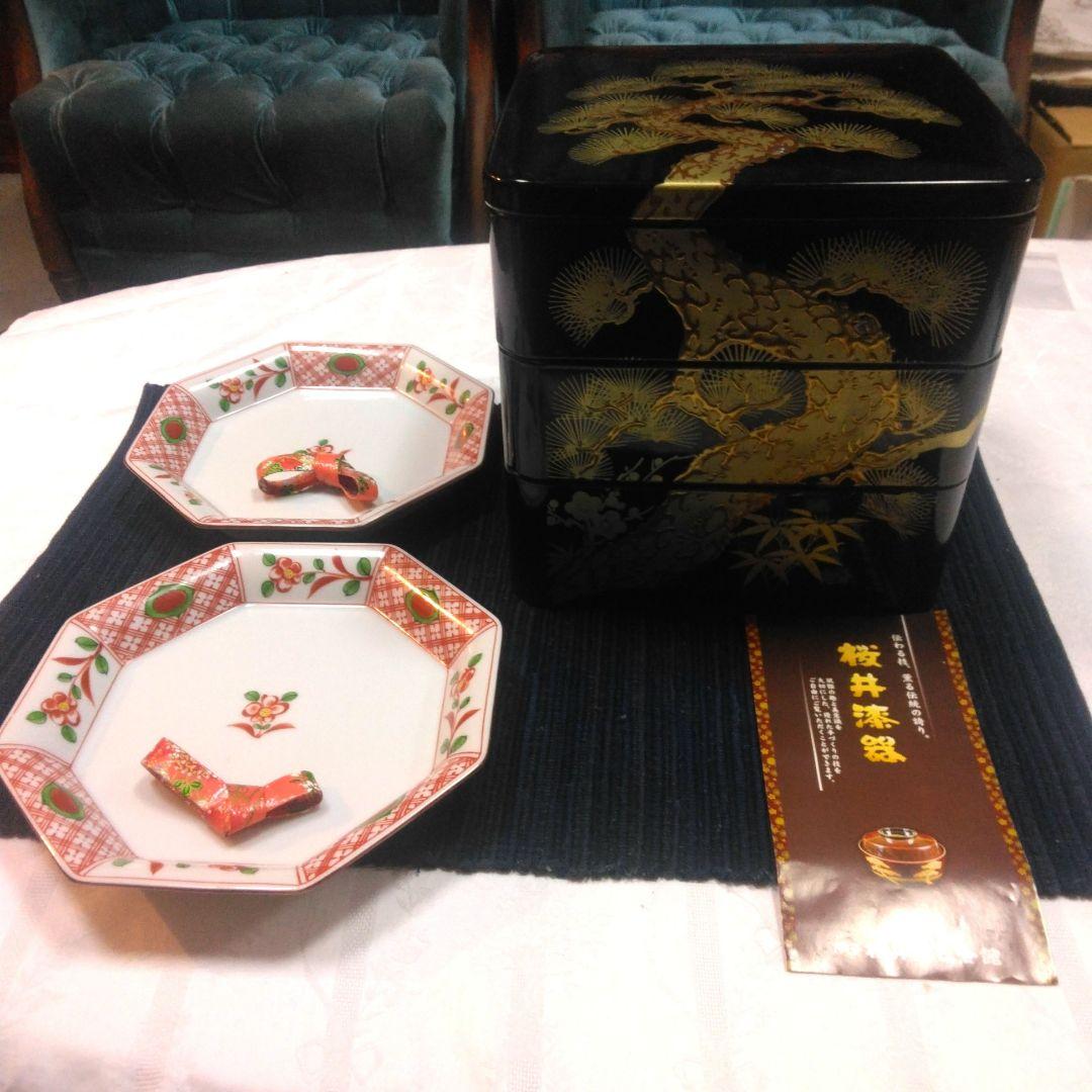 桜井漆器 漆塗り三段重箱 沈金の松 たち吉八角皿他 - メルカリ