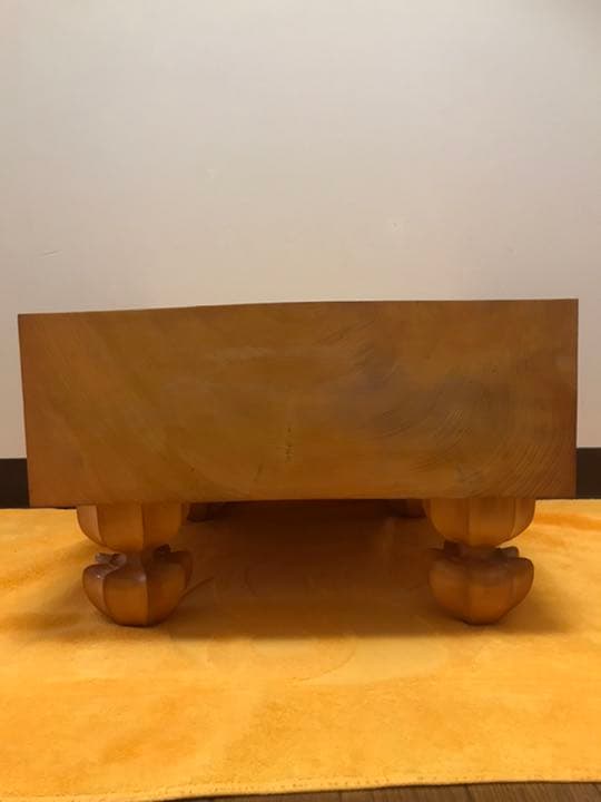 ☆美品☆ 美品 碁盤 本榧足付き(桐蓋、布盤覆い