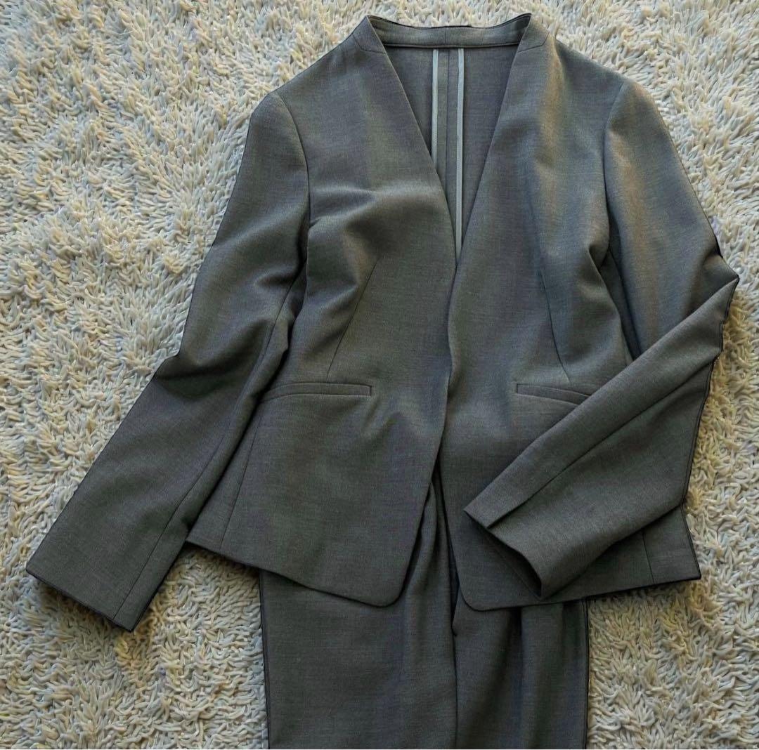 極美品　グリーンレーベル ノーカラー パンツスーツ38 グレー　洗える