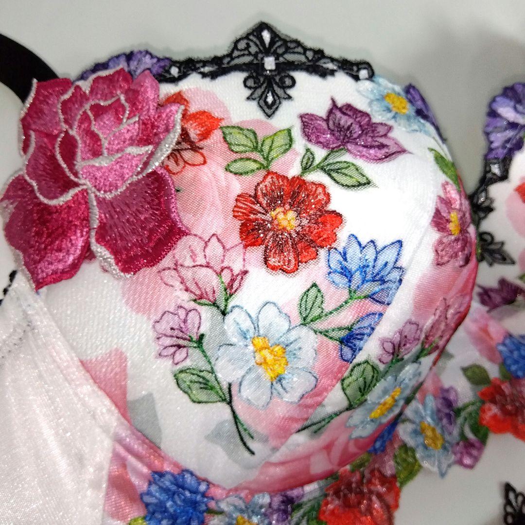 ☆サルート60 ブラ＆ショーツ IV D85LL マイフェアレディ 匿名配送