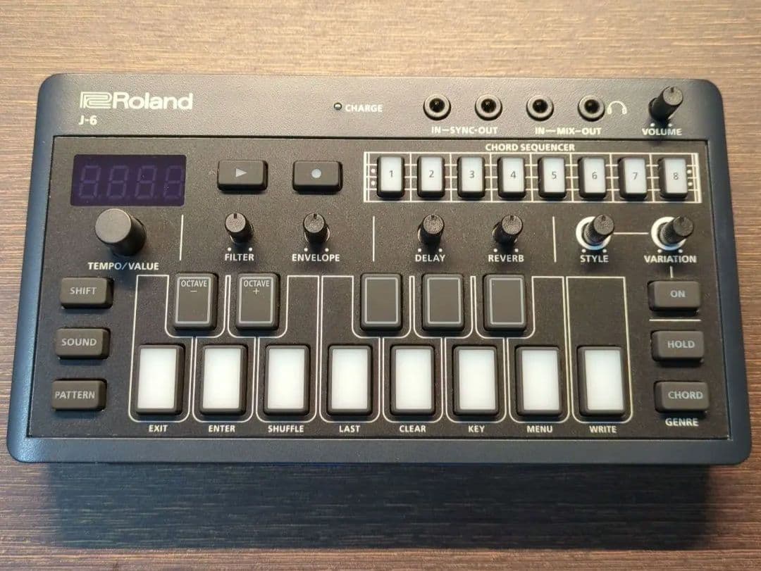 Roland AIRA Compact J-6 コードシンセサイザー Roland AIRA Compact J‐6 コード シンセサイザー(J-6 コード
