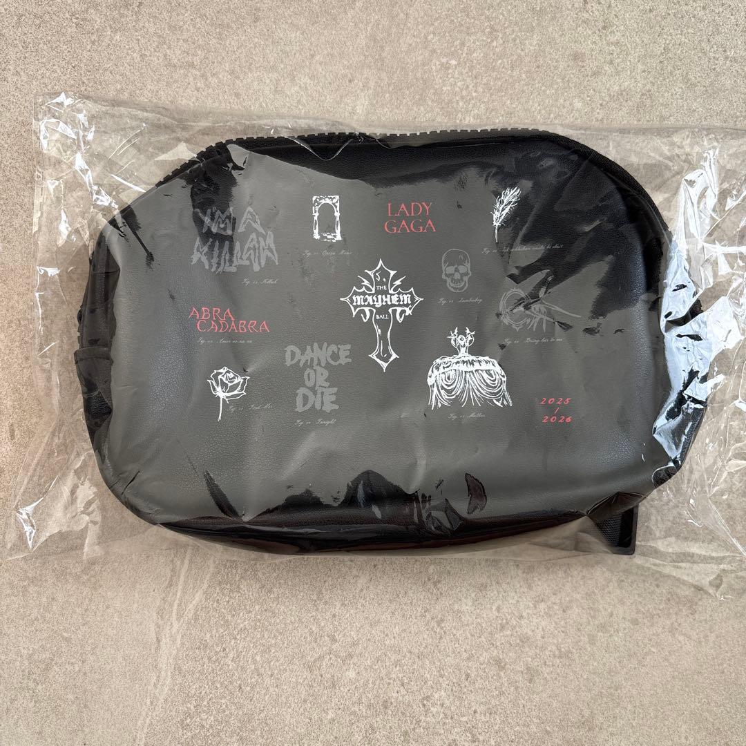 Lady Gaga THE MAYHEM BALL VIPグッズセット - メルカリ