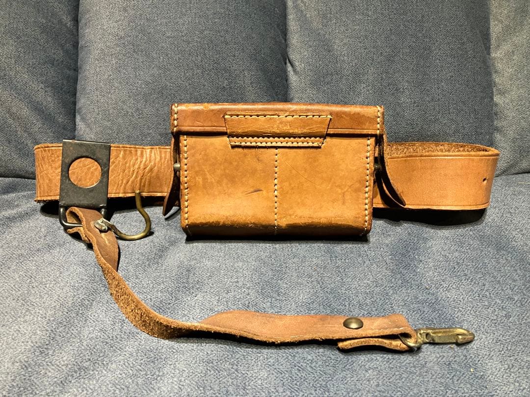 日本軍三十年式弾薬盒を原型とした 民生用オールレザー装備 ベルト付きヴィンテージ 61rv9T8uIkL._AC_UF894,