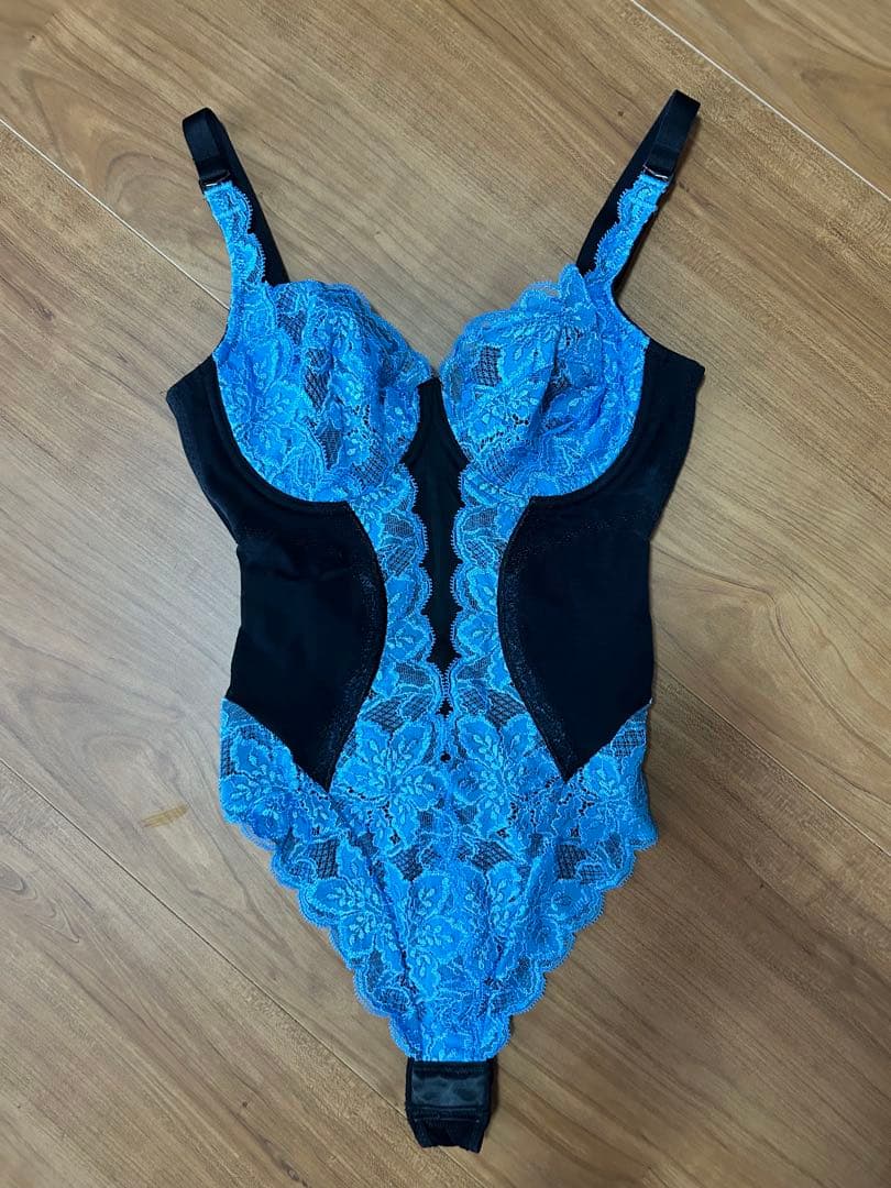 本日のみ値下げ！】グラントイーワンズ LALA ボディスーツ - メルカリ