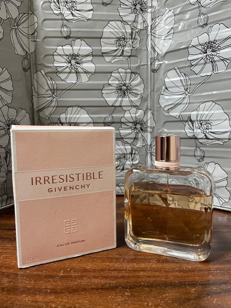 GIVENCHY イレジスティブル オーデパルファム 80ml 香水