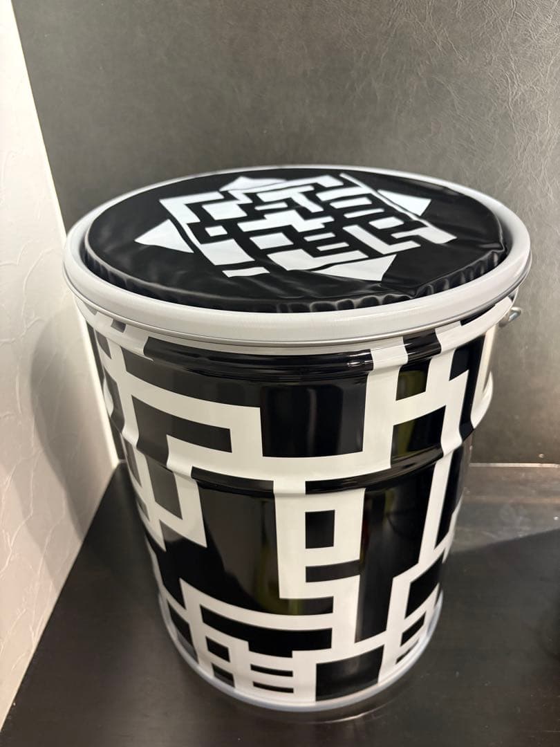 布袋寅泰 GUITARHYTHM ペール缶