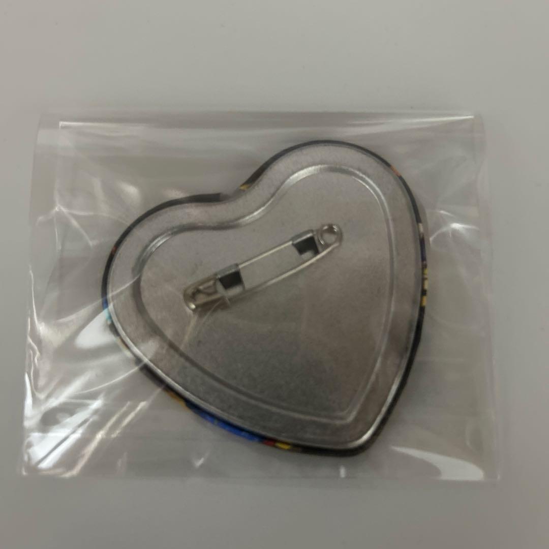 ハレルヤベイビー ハート缶バッジ lafary 桜咲冬夏 呉都 - メルカリ