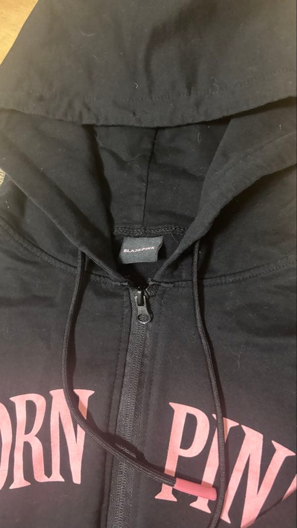 BLACKPINK [BORN PINK] クロップドジップアップフーディー - メルカリ