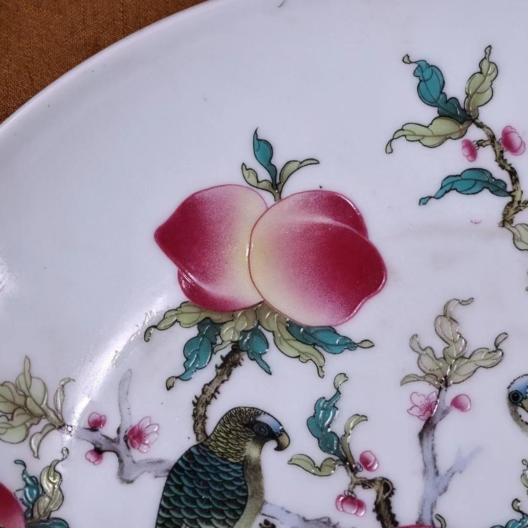 中国古美術・珍蔵粉彩・花鳥絵磁器の中皿・純手描き・刺繍箱付・置物