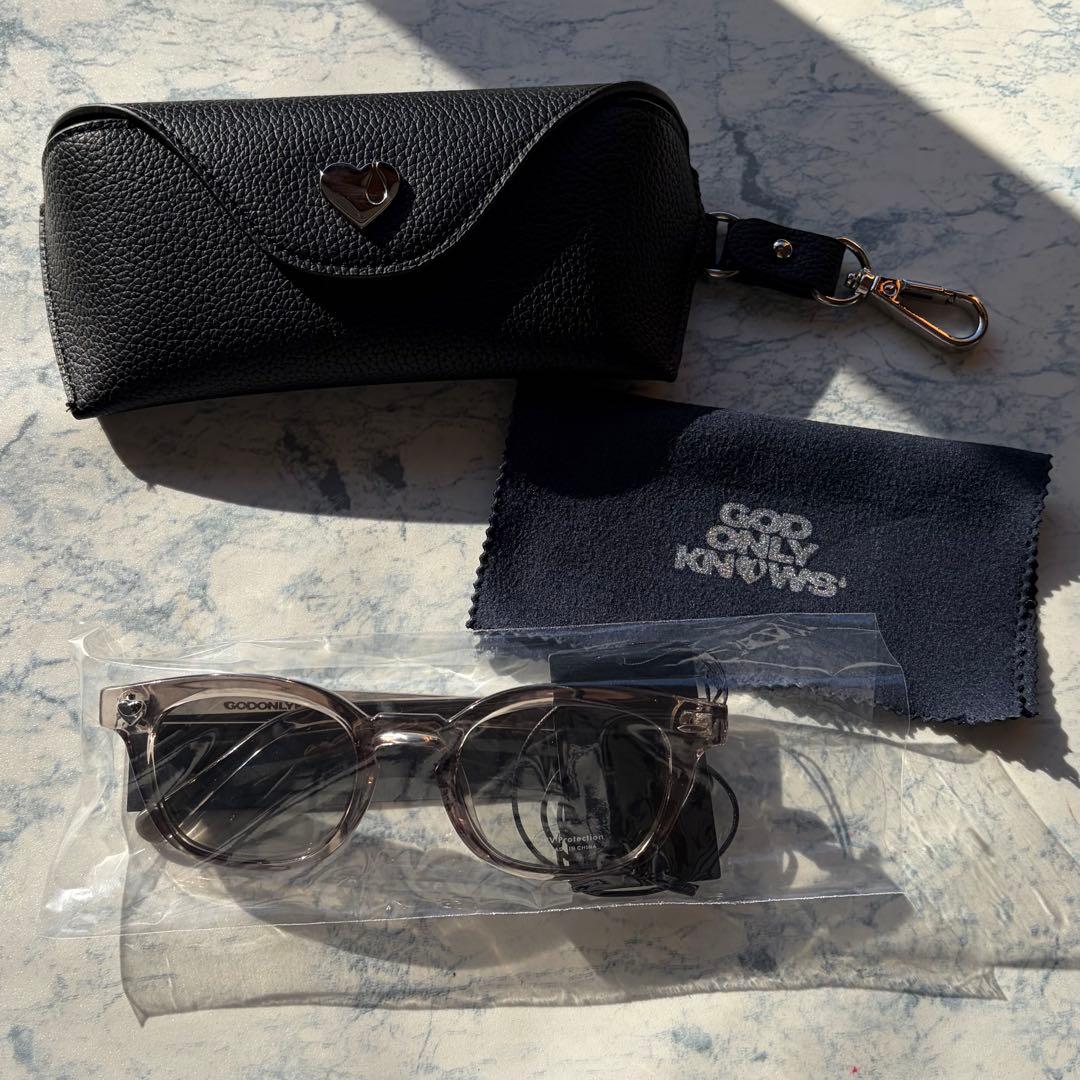 岩田剛典 GOD ONLY KNOWS popup限定 ハートロゴ サングラス GOD ONLY KNOWS」が初のPOP-UPをコンセプトストアV.A.にて開催 | 株式