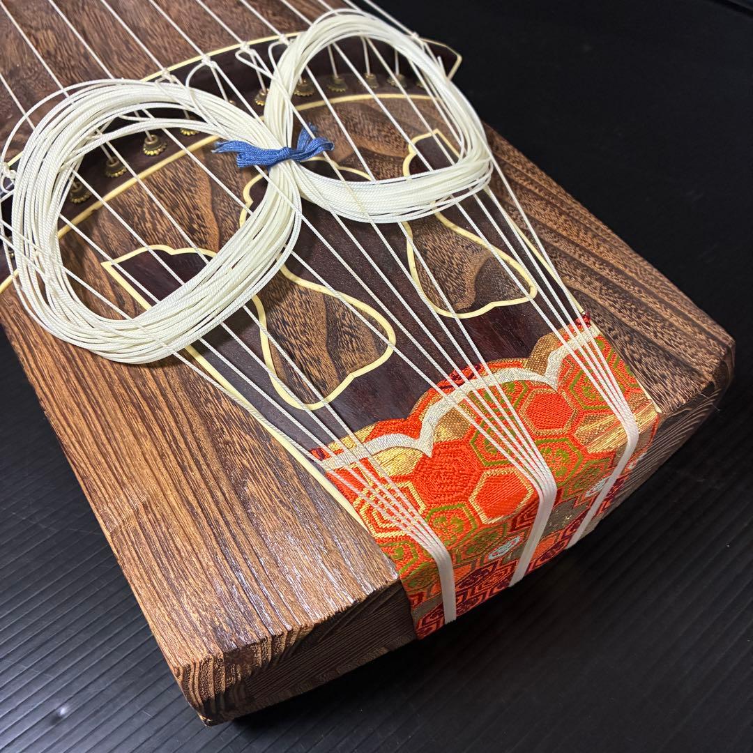 琴 筝 すだれ彫り 上角巻き 紅木装飾 金彩鶴松図 蒔絵口前 並甲 13弦