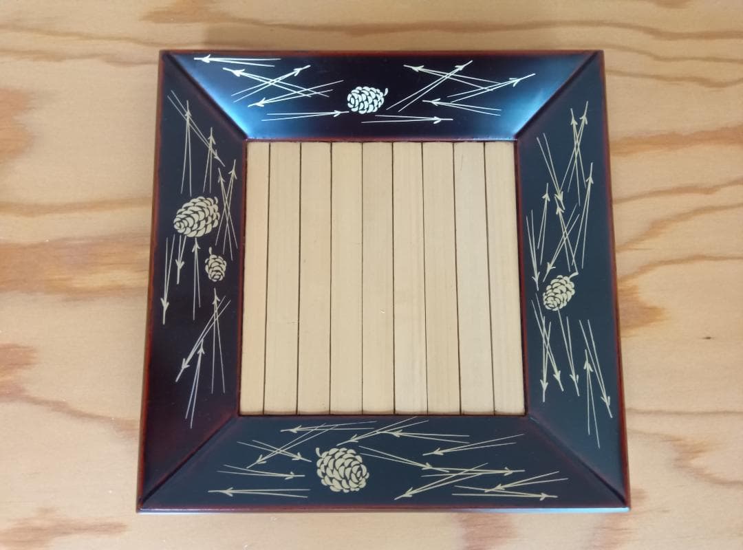 美品・作者印】中村宗悦作の印布付き 而妙斎好の松葉蒔絵四方盆 - メルカリ