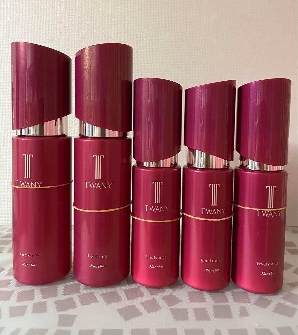 トワニー　ローション&エマルジョン　しっとりタイプ　5点まとめ売り 2026年最新】トワニーエマルジョンの人気アイテム - メルカリ