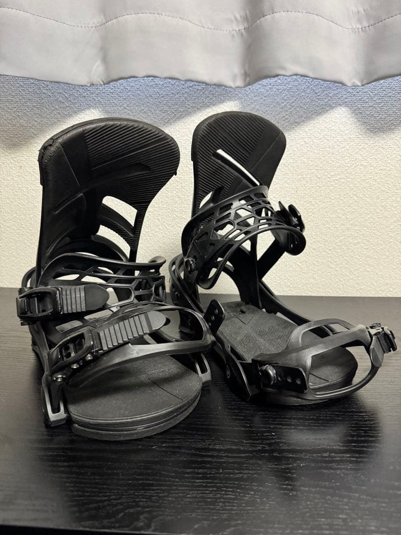Burton ビィンディング　mission Mサイズ　黒