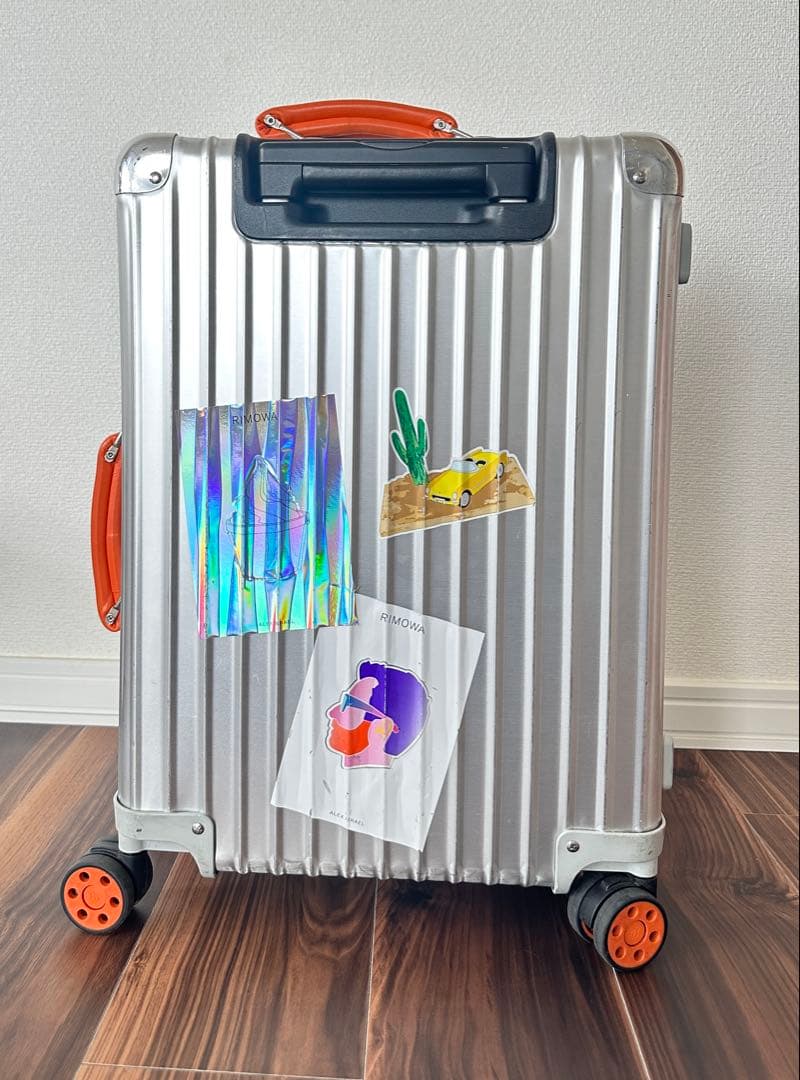 RIMOWA シルバー スーツケース 楽天市場】新品未使用 RIMOWA リモワ Classic Cabin S Silver 33L