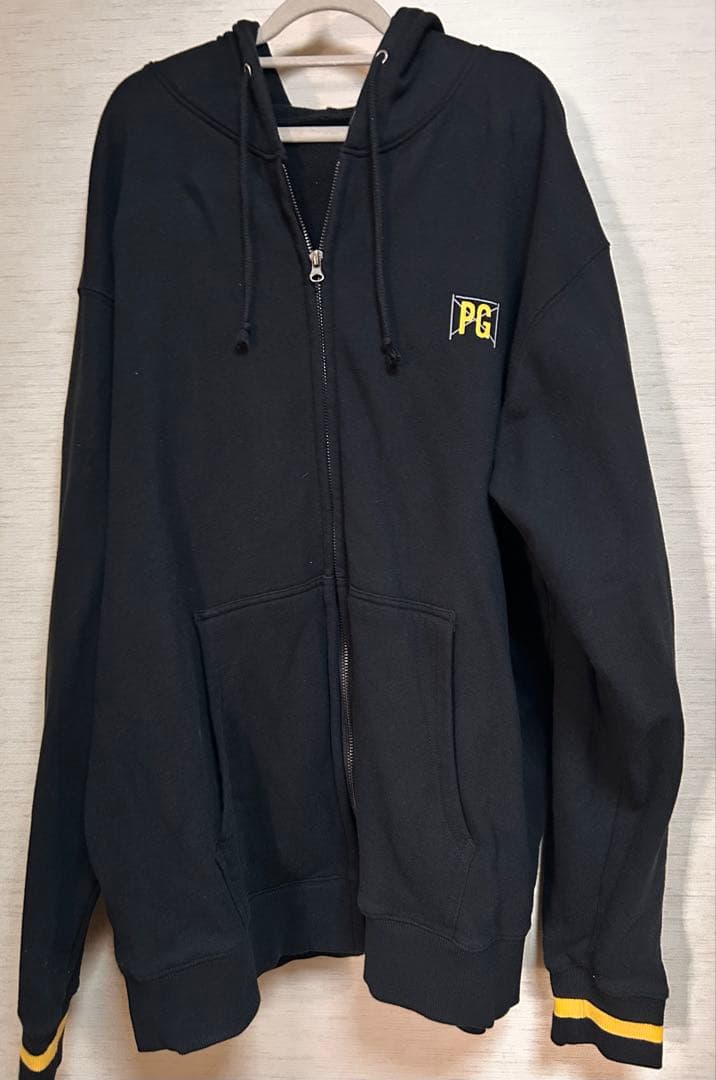 ポルノグラフィティ BIGフルジップパーカー - メルカリ