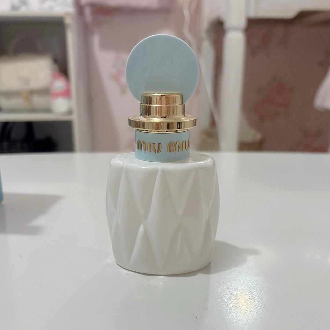 Miu Miu Fleur de Lait オードパルファム