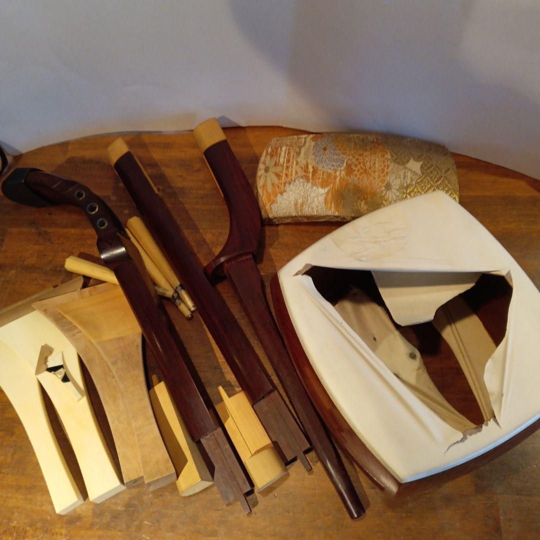 三味線　和楽器　弦楽器　地唄　三ツ折れ　バチ、ケース付