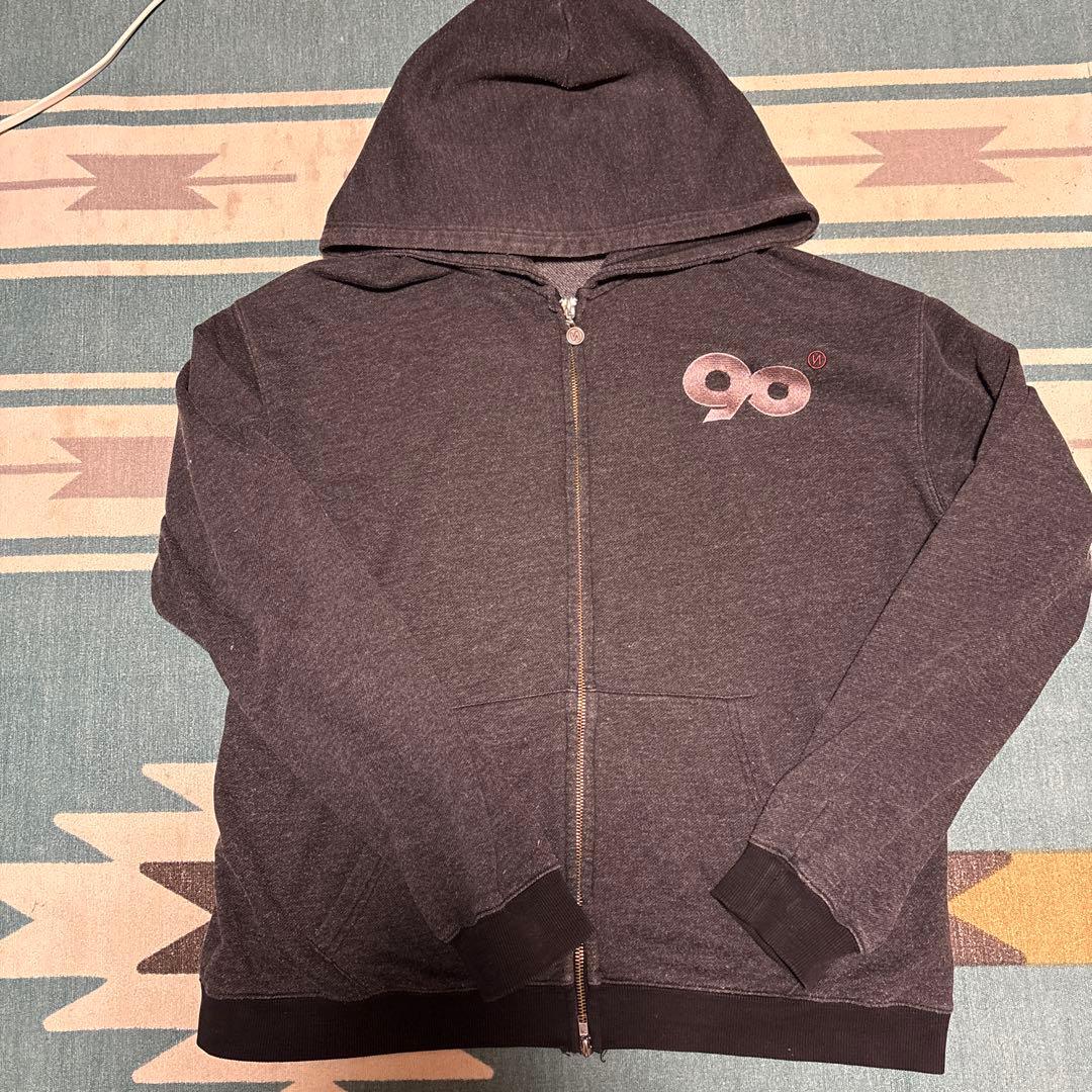 9090ジップパーカー - メルカリ