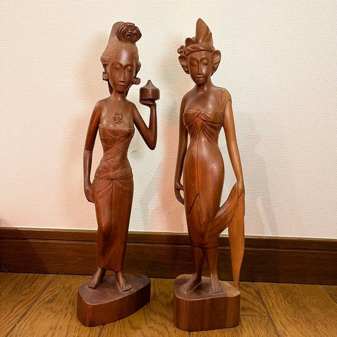 インドネシア 優しい木彫女性像2体 - メルカリ