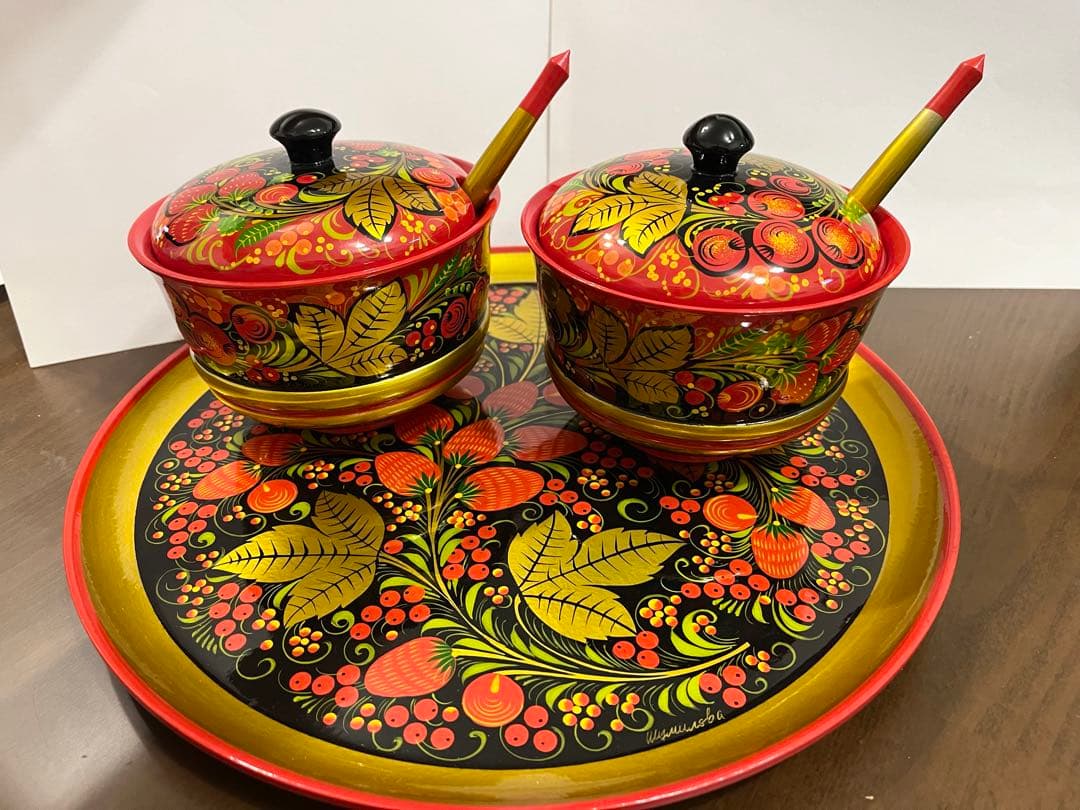 ロシア伝統工芸品　ホフロマ塗り　大皿　お椀2個セット