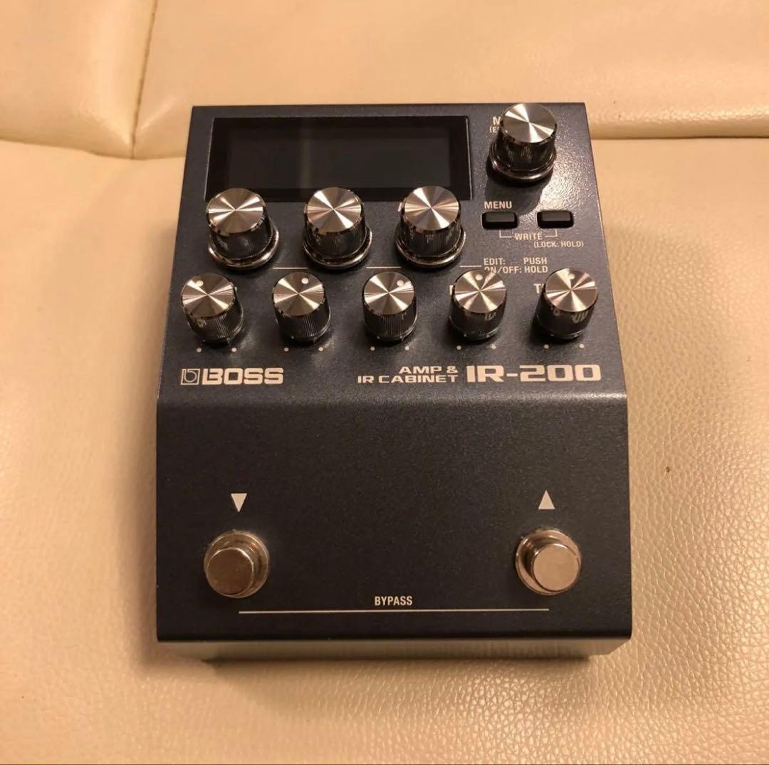 美品　BOSS IR-200 ギターエフェクター BOSS純正MIDIケーブル付