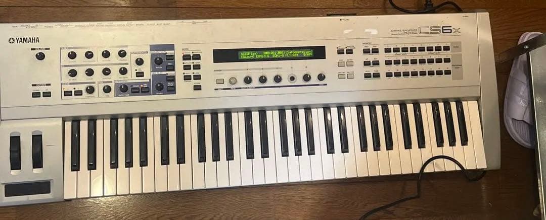 YAMAHA CS6X シンセサイザー 61鍵　中古ジャンクにて YAMAHA CS6X シンセサイザー 61鍵 中古ジャンクにての通販はau PAY