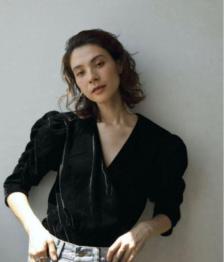 anuke アンヌーク Gather Velour Blouse - メルカリ