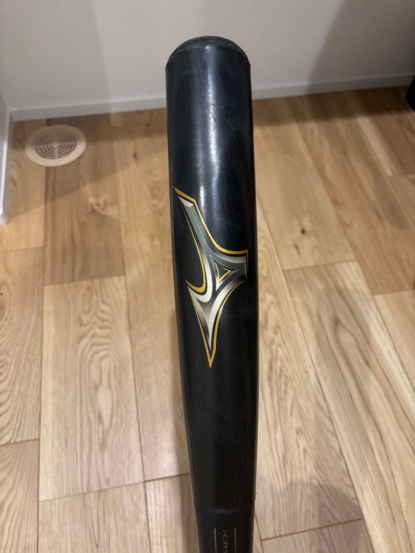 BEYOND MAX LEGACY 軟式バット（83cm、710g）